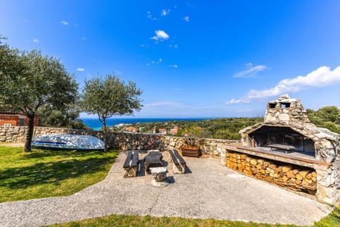 Patio, BBQ facilities, Seating area