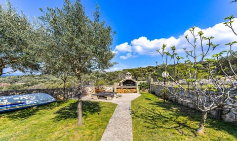 BBQ facilities, Garden, Seating area, Garden view