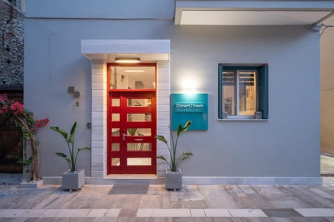 Facade/entrance