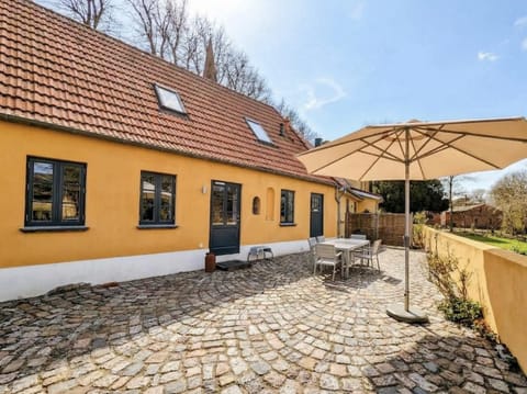 Property building, Patio