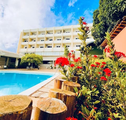 Property building, Garden, Pool view