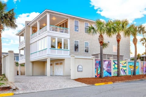 Queen Bee House in Tybee Island