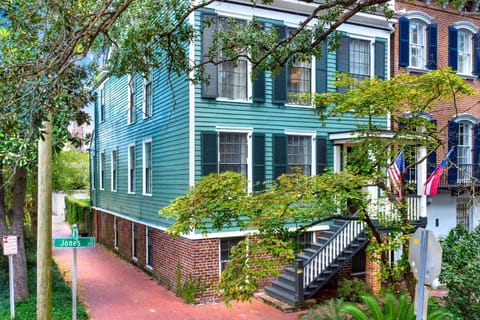 Mint Julep Estate House in Savannah