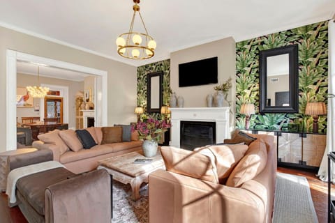 Oglethorpe Manor Main House House in Savannah