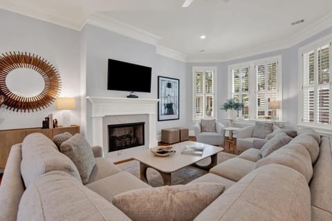 TV and multimedia, Living room, Seating area