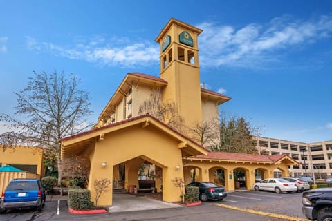 Property building, Day, On site, Time of day