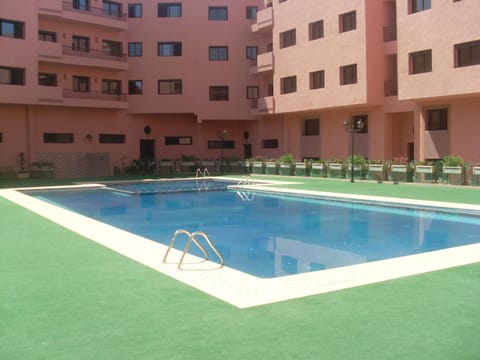 Swimming pool, Swimming pool