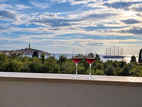View (from property/room), Balcony/Terrace, Sea view