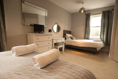 Hardwick Cottage- Darwin Lake Holiday Village House in North East Derbyshire District