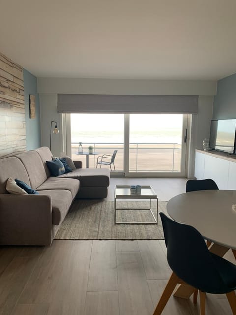 LECOMTE Zeedijk 177 Blankenberge Apartment in Bruges