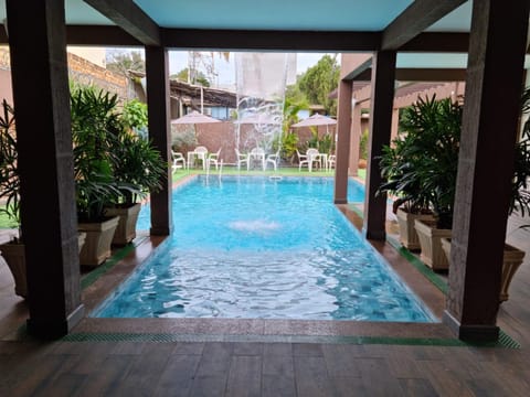 Swimming pool