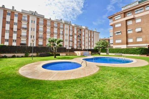 Property building, Patio, Garden, Swimming pool