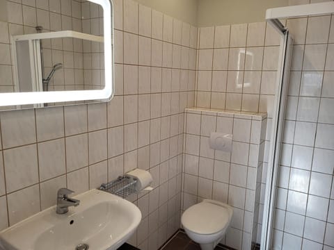 Ferienwohnung Bad Doberan - mit Garten und Terrasse - 2023 neu renoviert Apartment in Mecklenburg-Vorpommern, Germany