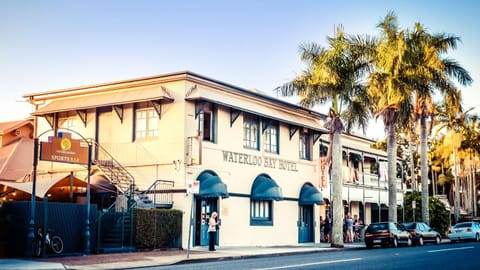 Property building, Restaurant/places to eat, Food and drinks, Street view