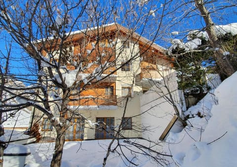 Property building, Day, Winter