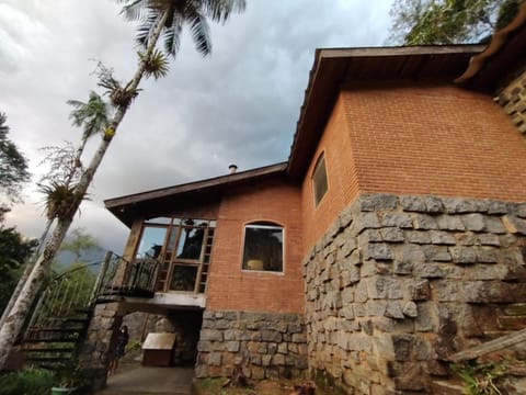 Casa da Cachoeira House in State of Rio de Janeiro