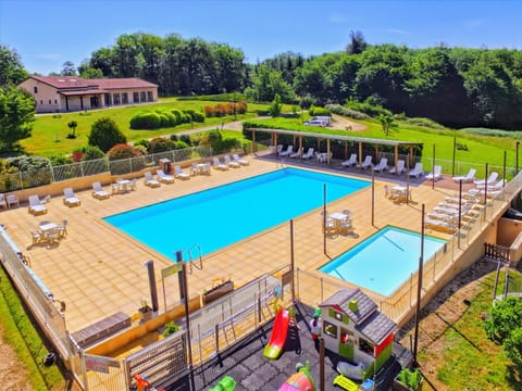 Activities, Pool view, Swimming pool, sunbed
