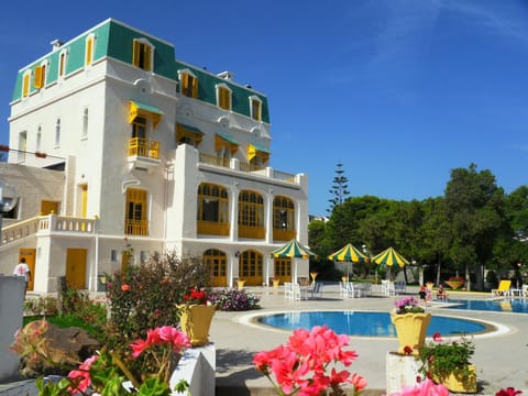 Property building, Day, Swimming pool, Swimming pool