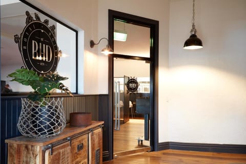 Facade/entrance, Dining area, Logo/Certificate/Sign