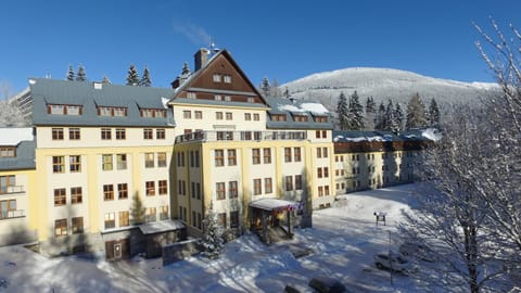 Property building, Winter