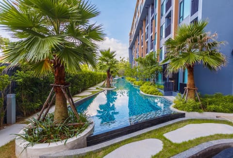 Property building, Swimming pool, Swimming pool