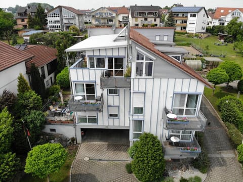 Off site, Bird's eye view, On site