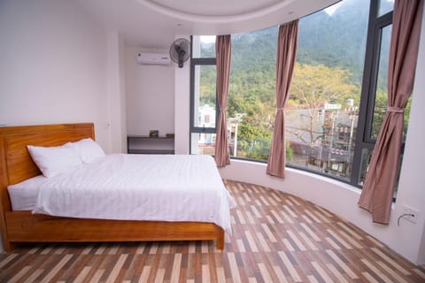Bed, Bedroom, Mountain view