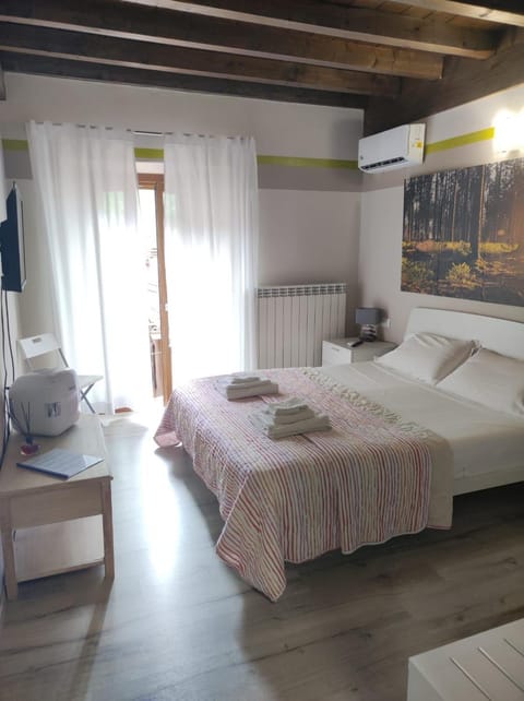Residenza Lisy Rooms Affittacamere Bed and Breakfast in Canton of Ticino
