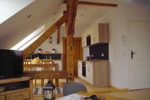 Photo of the whole room, Decorative detail
