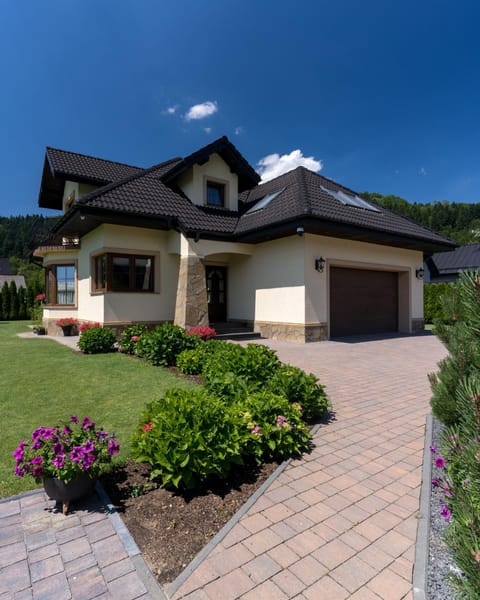 Property building, Garden
