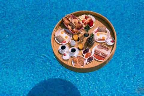 Food, Swimming pool, Breakfast