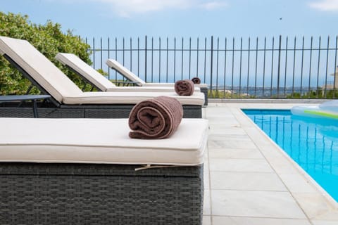 Patio, Swimming pool