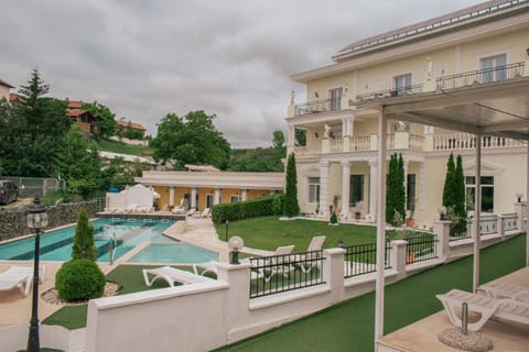 Property building, Garden