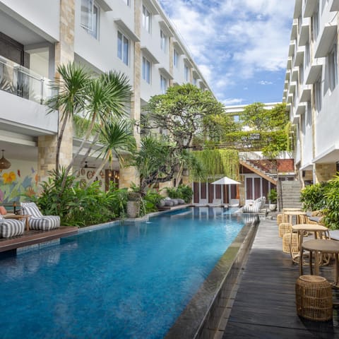 Swimming pool