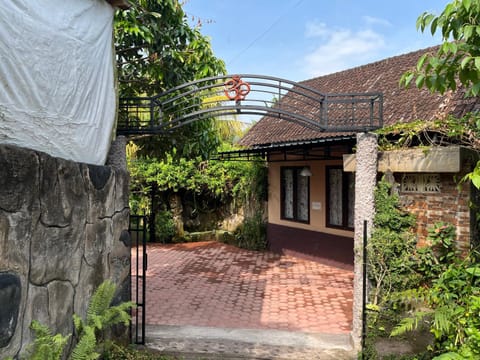 Khrisna Hs and Cottages Bed and Breakfast in Sidemen