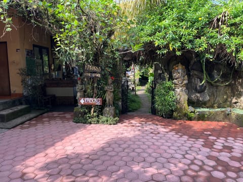 Khrisna Hs and Cottages Bed and Breakfast in Sidemen