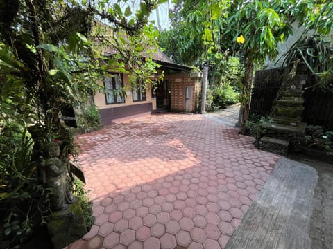Khrisna Hs and Cottages Bed and Breakfast in Sidemen