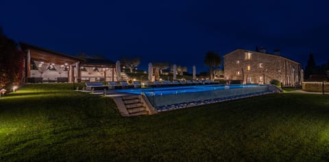 Property building, Garden, Swimming pool