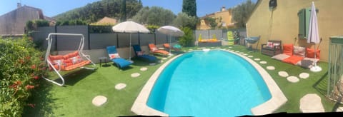 Garden view, Swimming pool, sunbed