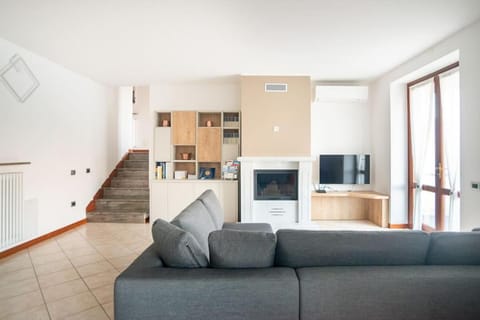 Communal lounge/ TV room, TV and multimedia, Living room, Evening entertainment, air conditioner, air conditioner