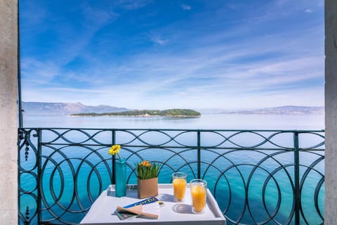 Natural landscape, Balcony/Terrace, Sea view