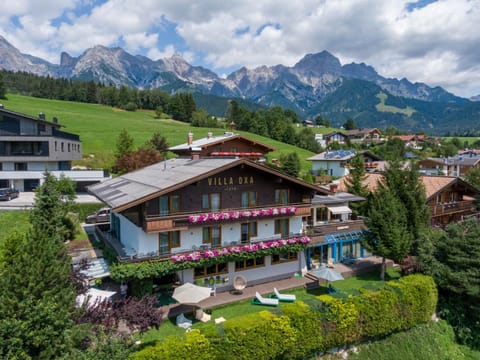 Property building, Day, Natural landscape, Bird's eye view, Mountain view