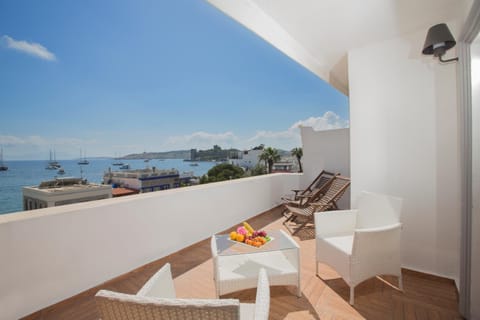 City view, Landmark view, Sea view