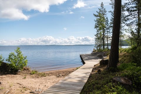 Beach, Lake view