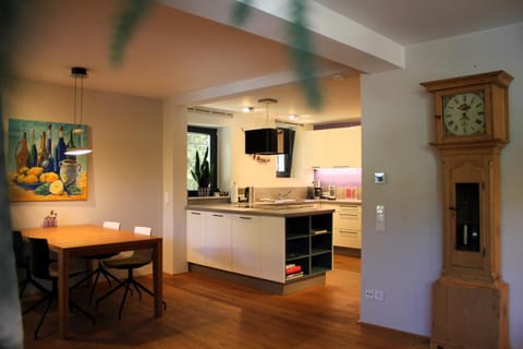 Living room, Dining area, kitchen