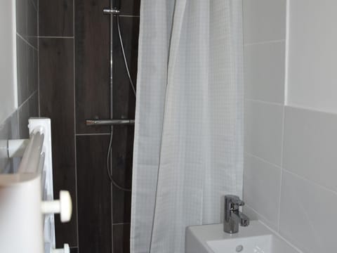 Appartement cosy 3 pièces - 6 personnes, balcon, centre, proche commerces et téléphérique - FR-1-464-12 Apartment in Pralognan-la-Vanoise