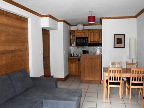 Appartement chaleureux avec balcon sud à Bozel - FR-1-464-13 Apartment in Saint-Bon-Tarentaise