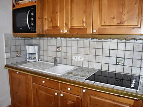 Appartement familial avec balcon sud et parking dans quartier résidentiel - FR-1-464-46 Apartment in Pralognan-la-Vanoise