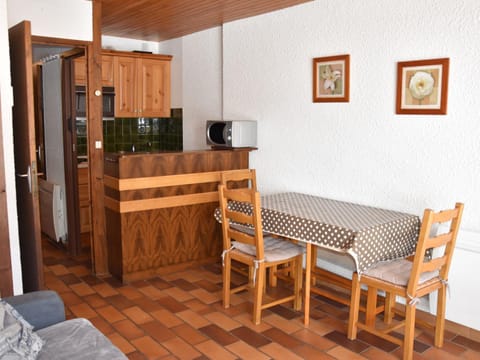 Studio confortable avec balcon sud à Pralognan-la-Vanoise - FR-1-464-71 Apartment in Pralognan-la-Vanoise