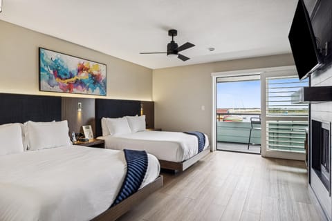 Bed, Photo of the whole room, Bedroom, fireplace